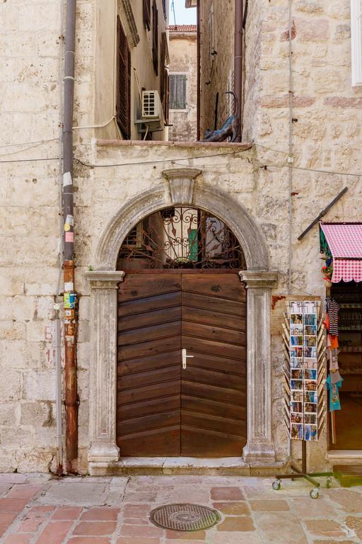 Old Town Museum Square Apartment Kotor Exterior foto