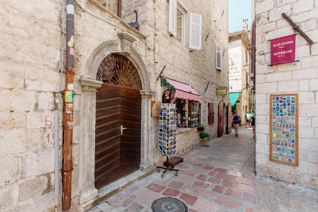 Old Town Museum Square Apartment Kotor Exterior foto